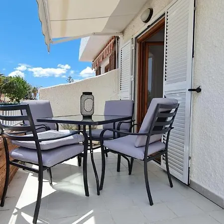 'garbi', 500m To Beach, Private Pool, On-site-service, Dog Holiday home Riumar